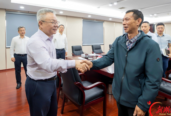 沈晓明在省信访局接访