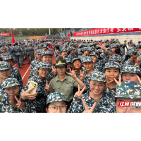 军训故事 | 汗落操场，青春相逢