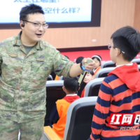 “保持好奇心 将来去摘星” 这堂课在孩子心中种下科学的种子