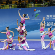 彩衣焕彩“律动同台”！第十一届全省民族运动会民族健身操竞赛在张家界贺龙体育馆开赛