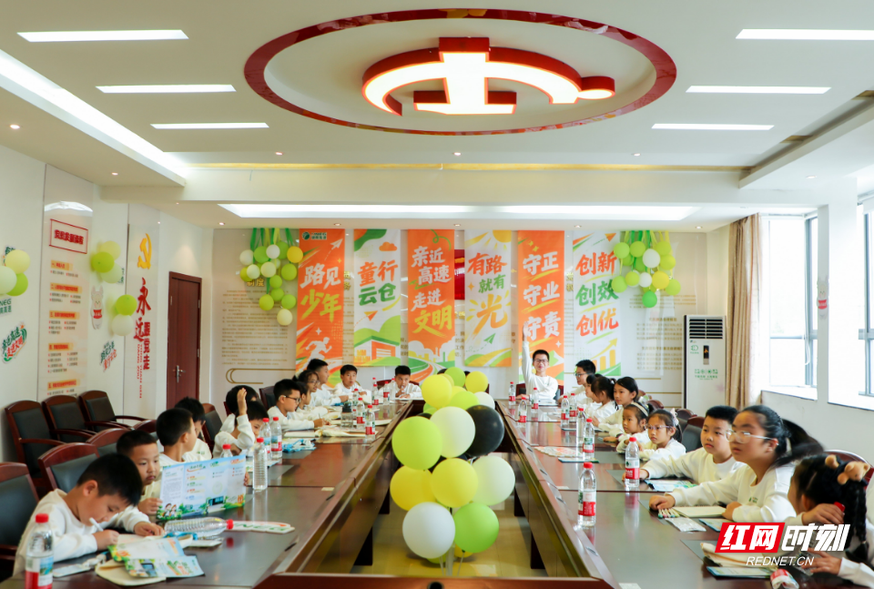 “路灯”故事会现场_副本.jpg
