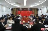 魏春生参加雁峰区六届人大一次会议岳屏镇、金龙坪街道代表团分组讨论