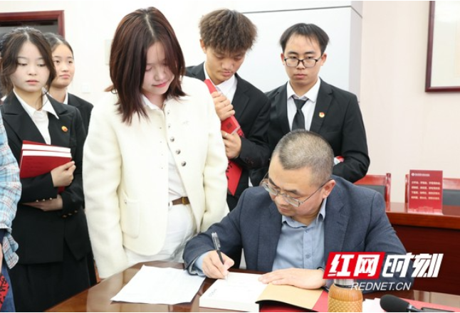 湖南商务职业技术学院成功举办第一期校长沙龙活动