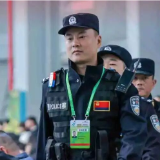 峰林藏警色 ，平安护榴红——永定公安护航盛会"警"彩瞬间定格