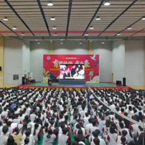沉浸式开课！祁东县育贤中学学子在歌声与光影里读懂人民的军队
