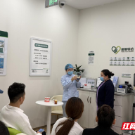 情暖重阳“齿”安康 邮爱驿站送健康