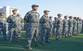 军训照陆续“报到”，湖南高校的迷彩青春，一张比一张出片