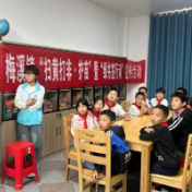 永州丨梅溪镇:“绿书签”送进书屋与街巷,“护苗风”浸润童心入万家