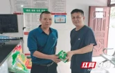 中国联通湘西州分公司驻保靖县阳朝村工作队开展免费发放优质油菜种子惠民活动