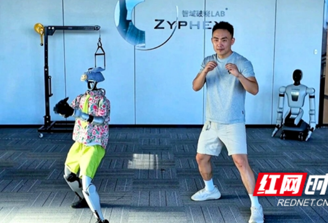 包揽80%海外车舱语音数据服务后，他们又盯上机器人