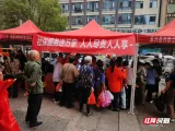 永兴县：社保服务进万家 送策上门暖到家