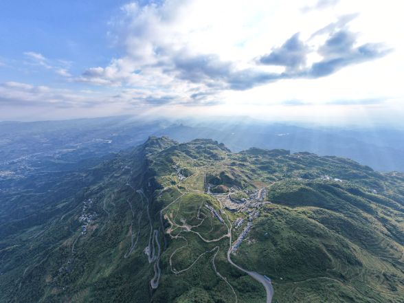 八面山见闻：悬在湘西高空的孤舟，载着晨昏与旷野