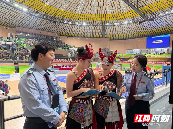张家界税务:政策宣传走进运动会赛场