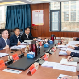 何朝晖:深化医保制度改革 管好用好医保基金 推动全市医疗保障事业高质量发展
