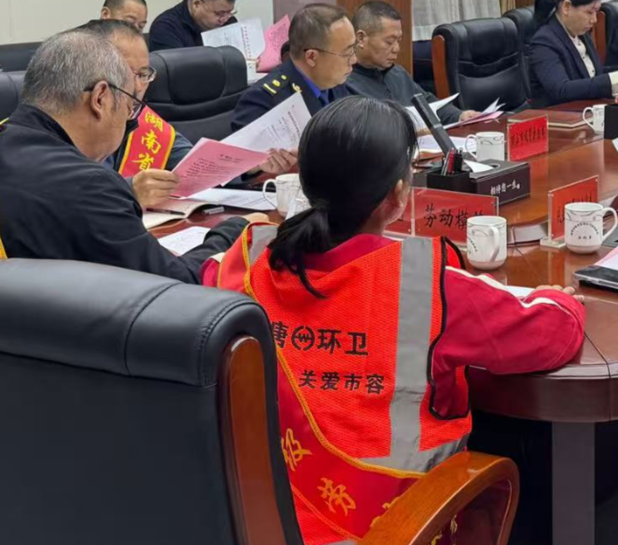 致敬城市“美容师” 湘潭市庆祝湖南省第三十一届环卫工人节