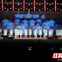 高雅艺术进校园!湖南有色金属职院举办《声动盲盒》校园演唱会暨2026级迎新晚会