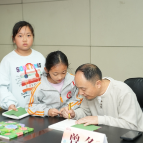 曾冬《万物的诗词》专场读者见面会在太原举行