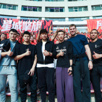 足篮一家亲！NBL长沙勇胜球员为湘超长沙队助威