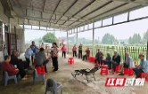 赫山区泉交河镇：便民服务到村头 群众办事不出村