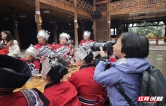 高校退休教师千里归乡，为故乡永顺当一回“场记”