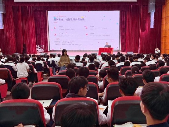 市公安局：别样“晚自习”送安全，护航青春“不打烊”
