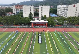校长领跑，700名学生同舞！怀化职院这场运动会活力值拉满