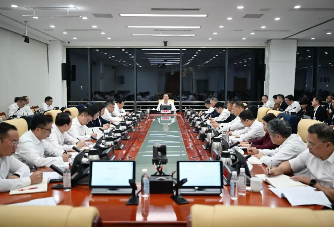 周健主持召开新区三季度经济形势分析会