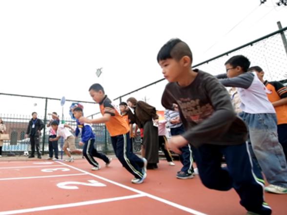 张家界天门小学举办第十一届田径运动会