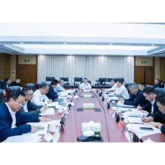 何朝晖:找差距补短板 靶向攻坚抓落实 奋力推动全市高质量发展提质增效
