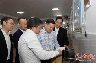 刘中杰：坚决落实“四个最严”要求，保障师生“舌尖上的安全”