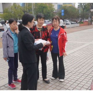 衡阳县法院：扫黑除恶进广场、入集市，普法宣传入脑更入心