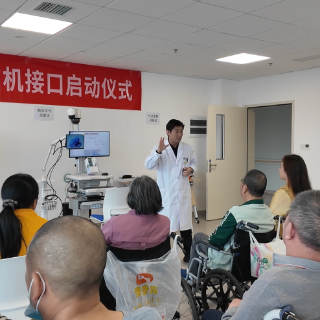 现实版“钢铁侠”战甲落户长沙市二医院！靠意念操控，助力瘫痪患者迈步