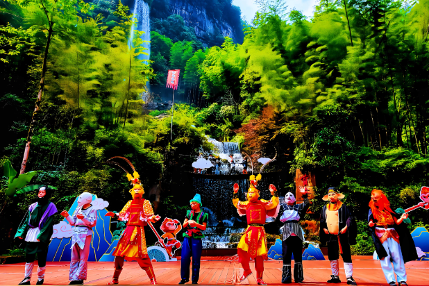 山水为幕，万神赴约！张家界宝峰湖万神节今日正式启幕